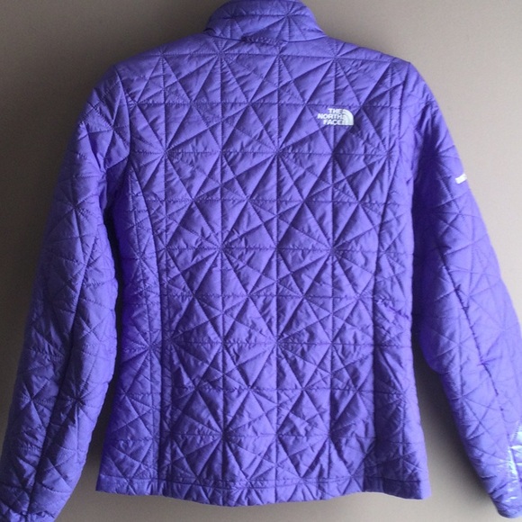 The NorthFace S petite  purple jacket for women - Picture 3 of 11
